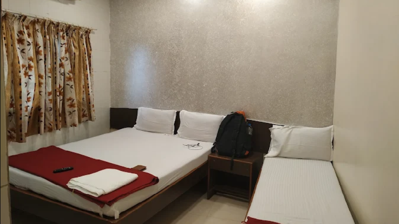 1 x Deluxe triple Room